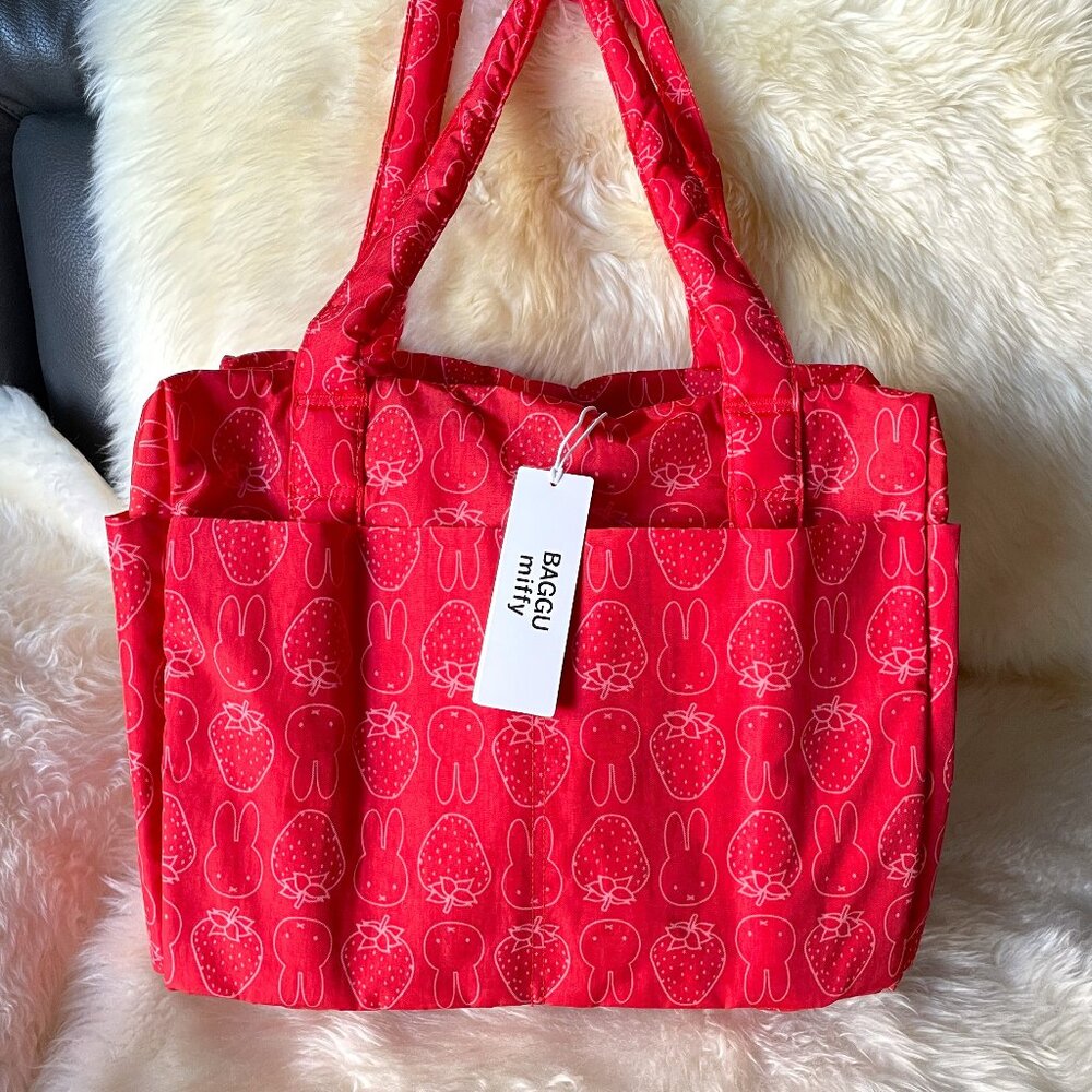 NWT Baggu Small Cloud Carry-on - Miffy Strawberry